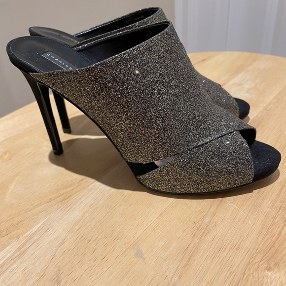New in box Charles and Keith gold glitter peep toe mule - Picture 3 of 6